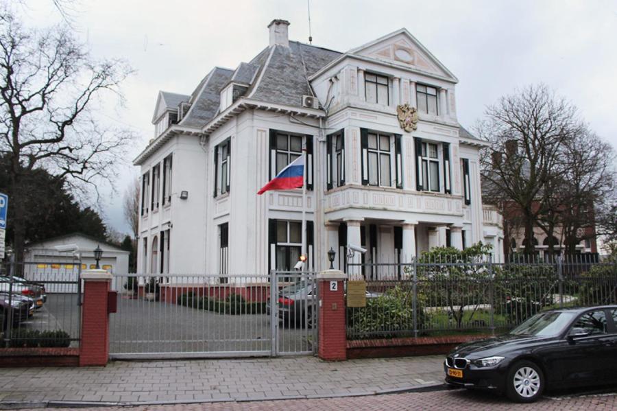 Нидерланды решили ограничить число российских дипломатов в стране