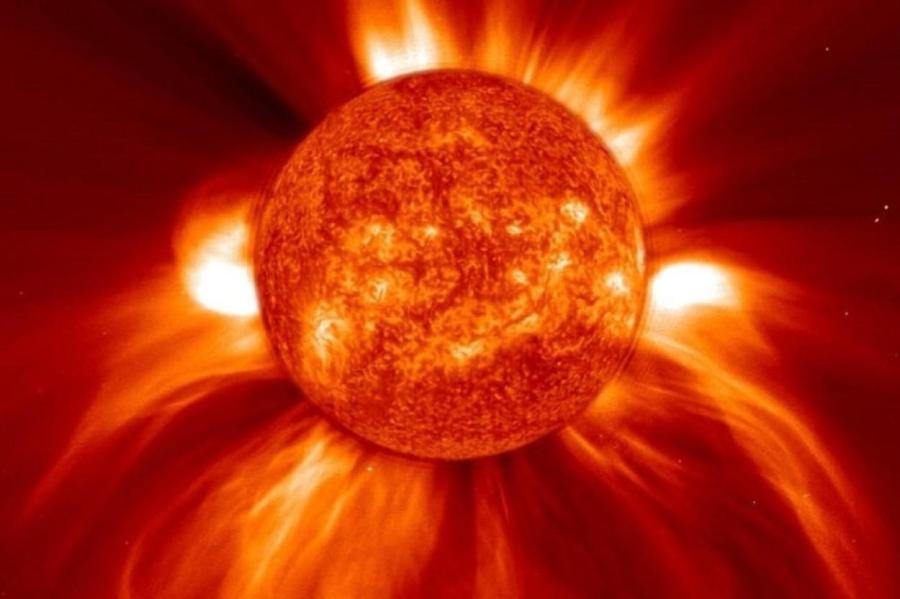 Мощнейшие вспышки на Солнце — магнитные бури за Земле продлятся 2 дня