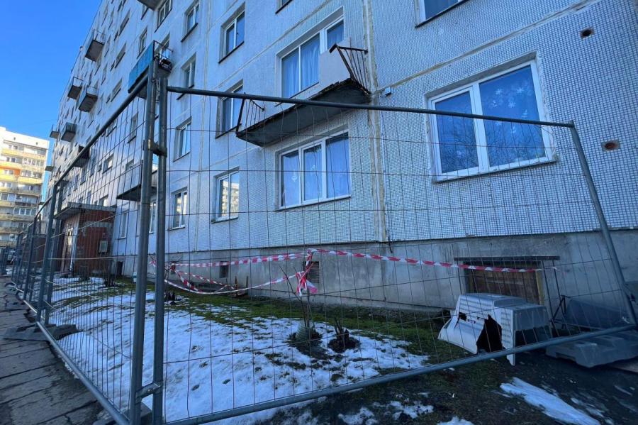 Как Латвии падают балконы: очередное ЧП в многоквартирном доме