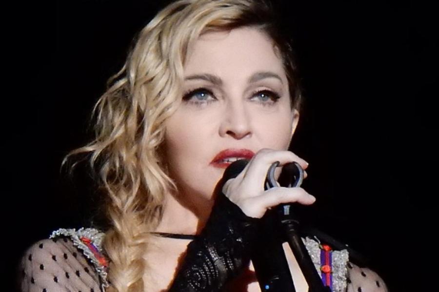Мадонна оплачивала реабилитацию своего покойного брата, несмотря на скандалы