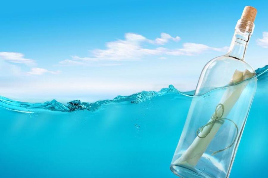 На берегу океана нашли бутылку с посланием: содержание разрывает душу