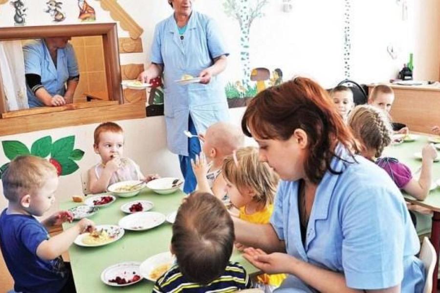 Почему зарплата в Lidl выше, чем в детском саду? — Что думают латвийцы