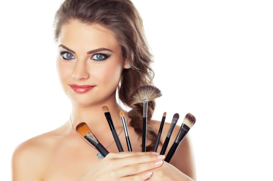 9 ошибок в макияже, которые добавят вам возраста