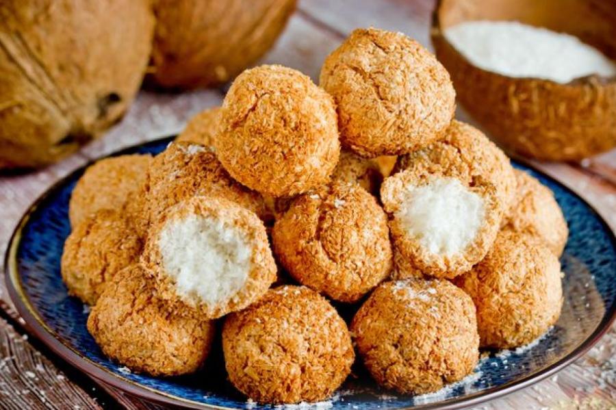 Всего 4 ингредиента: вкусное кокосовое печенье без муки
