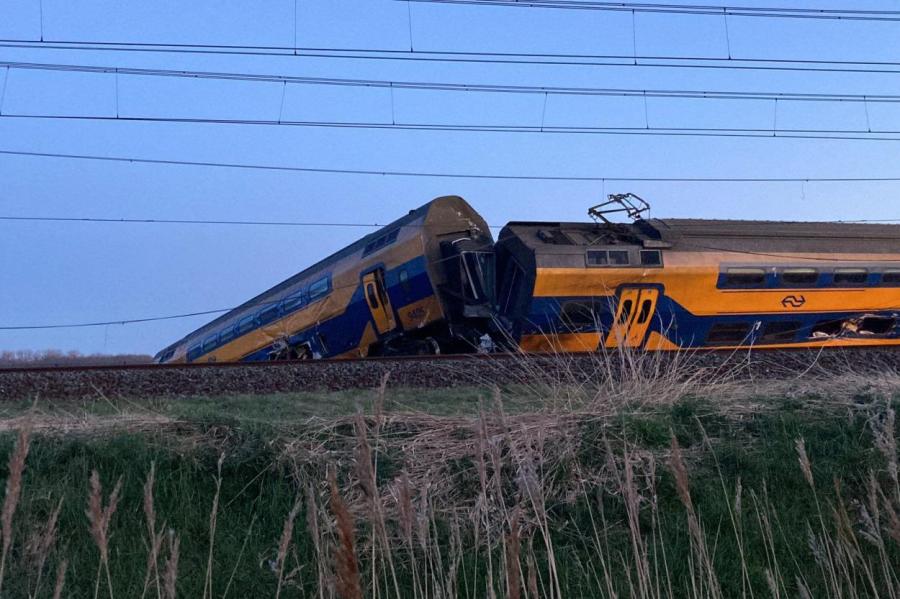 В Нидерландах сошел с рельсов пассажирский поезд