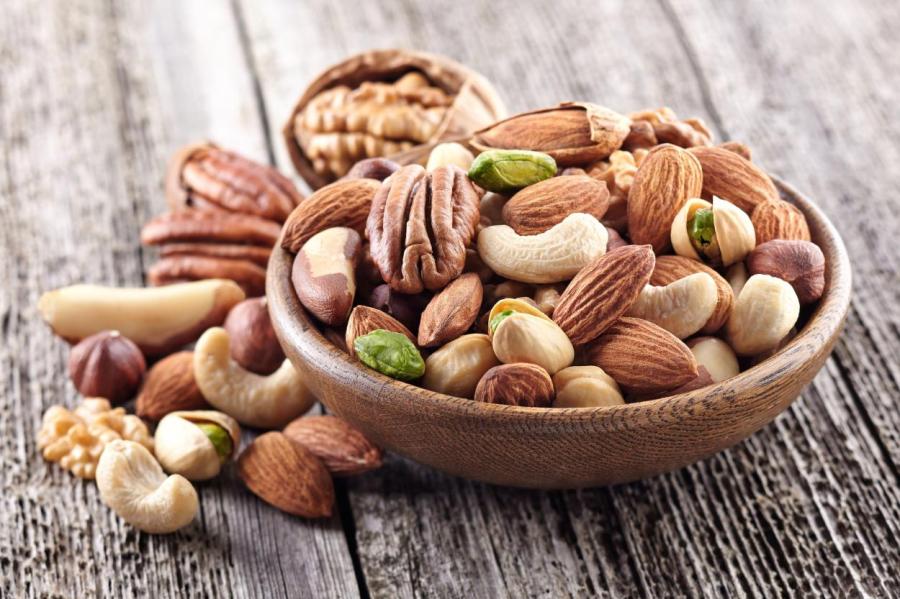 Зачем замачивать орехи перед едой и как делать это правильно