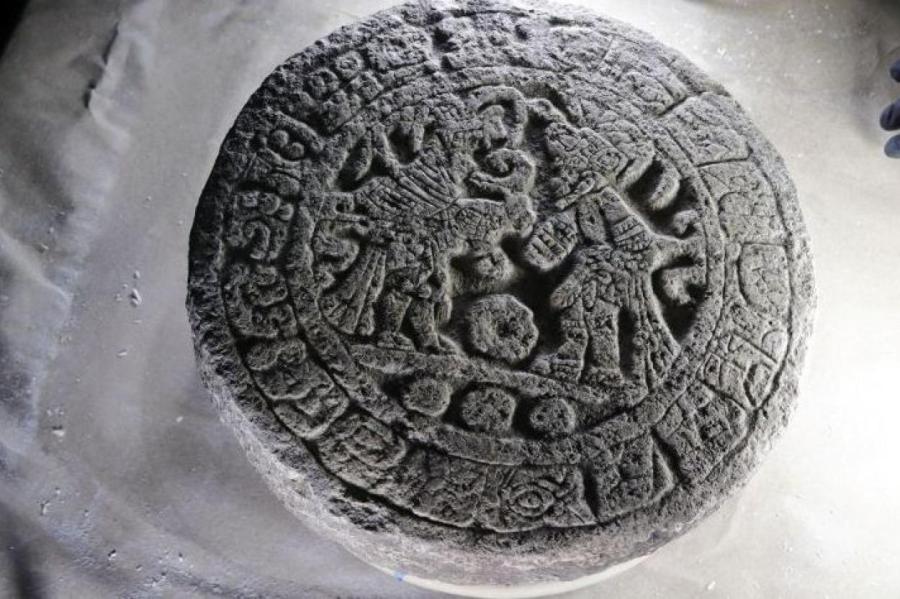 Спортивное табло возрастом 1200 лет. Найден диск с майя, играющими в мяч