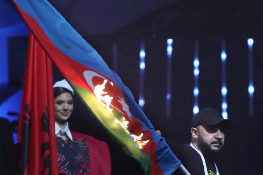 Сборная Азербайджана снялась с ЧЕ по тяжелой атлетике из-за сожжения флага