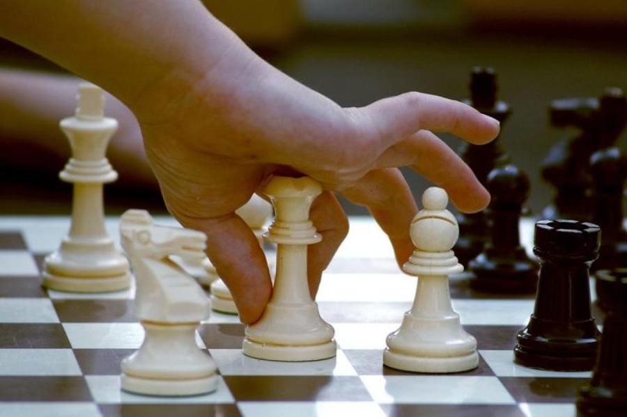 Непомнящий сыграл вничью в десятой партии матча за шахматную корону