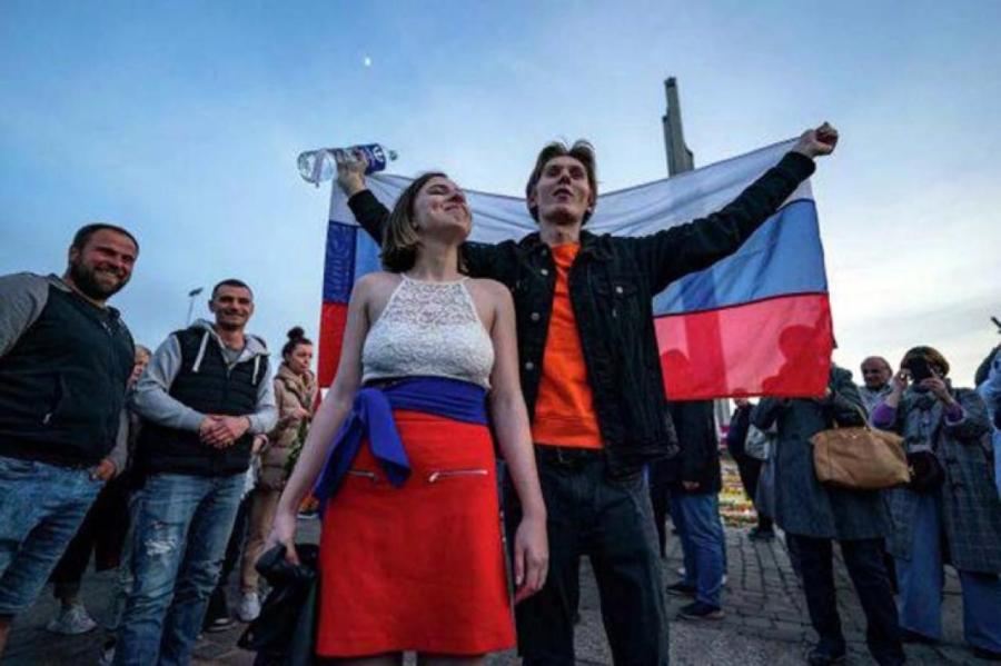 Власти споткнулась о Дубяго: студент с флагом РФ судится с Латвией в Страсбурге