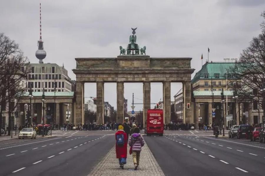 Берлин ввел запрет на флаги РФ и Украины у советских памятников 8 и 9 мая