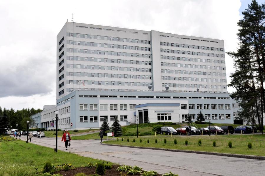 Минздрав предупреждают: больницы в регионах Латвии уже просят лекарства в долг 