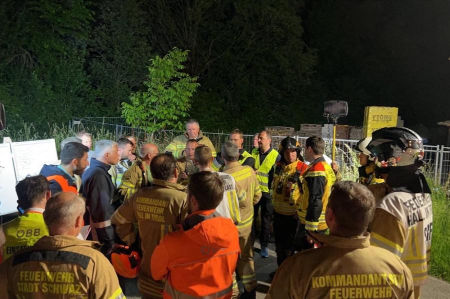 В Австрии 370 пассажиров эвакуировали из загоревшегося в туннеле поезда