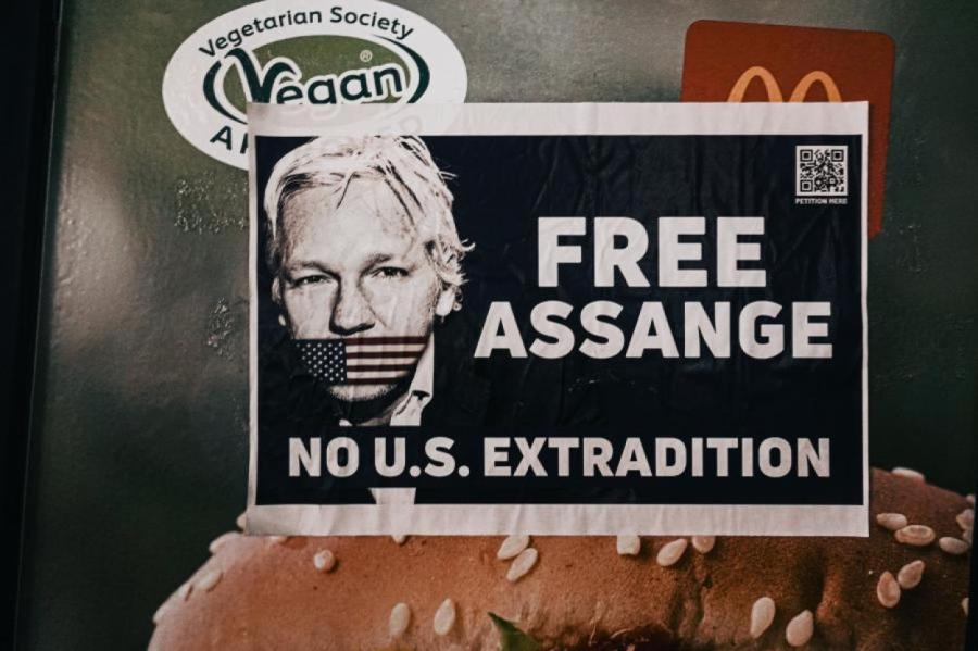 Основатель WikiLeaks попытался избежать экстрадиции в США