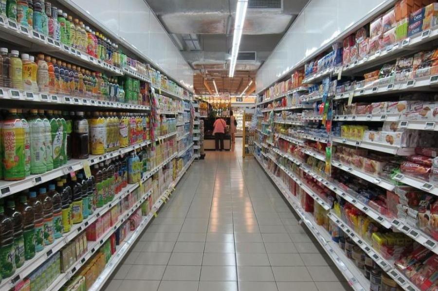 Закрытие торговых центров по выходным подстегнет инфляцию - мнение