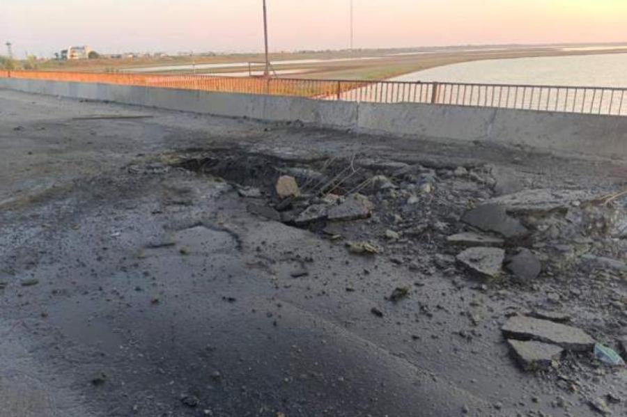 ВСУ повредили мост, соединяющей Крым с Херсонской областью