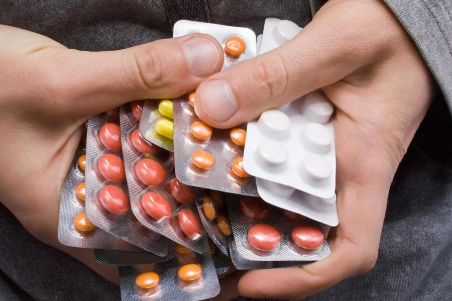 Почему нельзя делить таблетки и растирать их в порошок: четкое объяснение врача