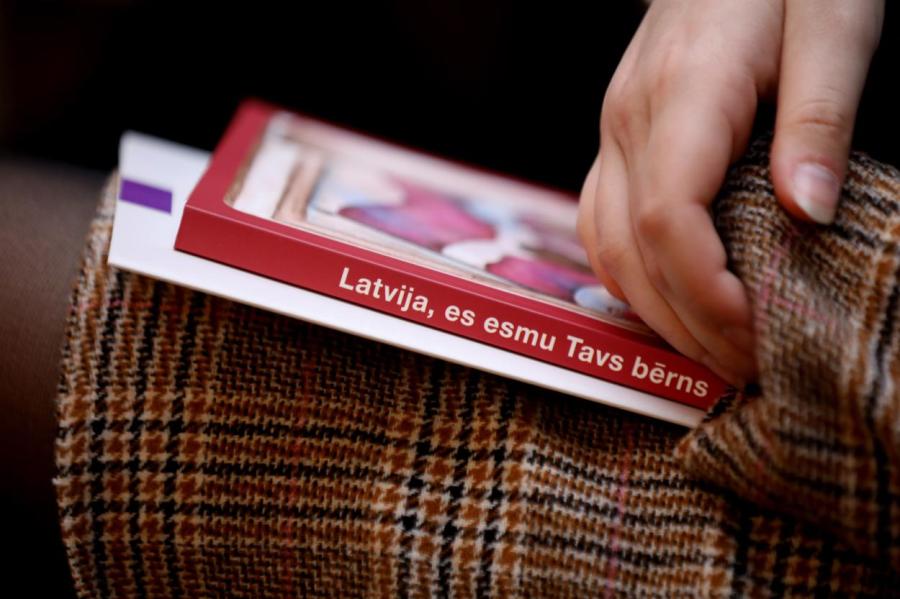 Тысячи латвийских россиян не записались на языковой экзамен. Что с ними будет?