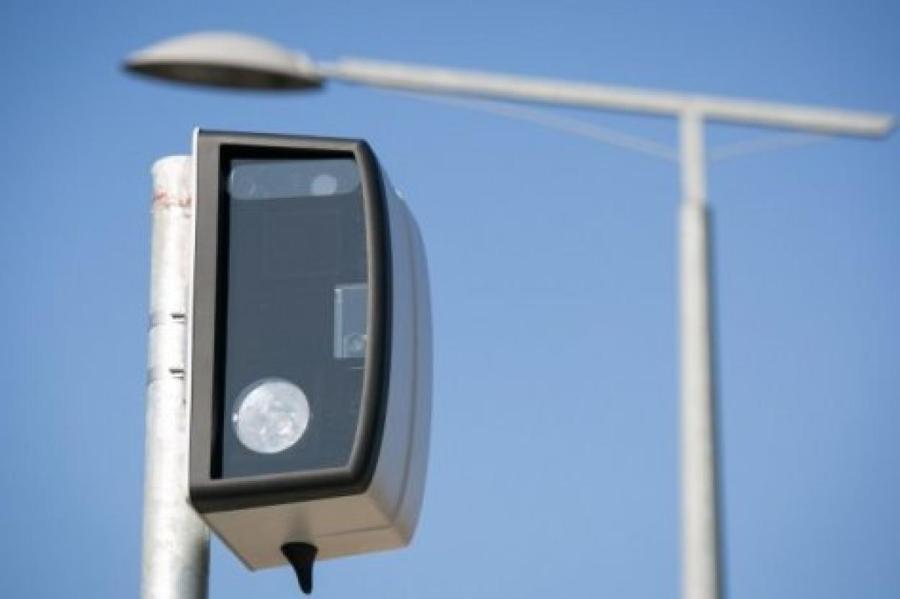На дорогах Латвии начинают работать радары средней скорости
