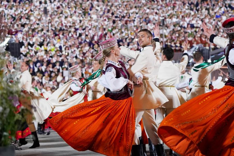 Яркие отзвуки праздника: в Риге прошли грандиозные культурные мероприятия