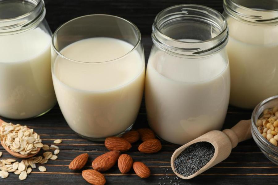 Плюсы и минусы растительных аналогов молока