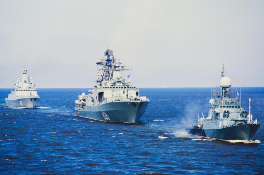 Российский флот проводит учения в акватории Балтийского моря