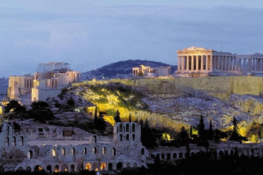 В Афинский Акрополь будут пускать до 20 000 человек в день