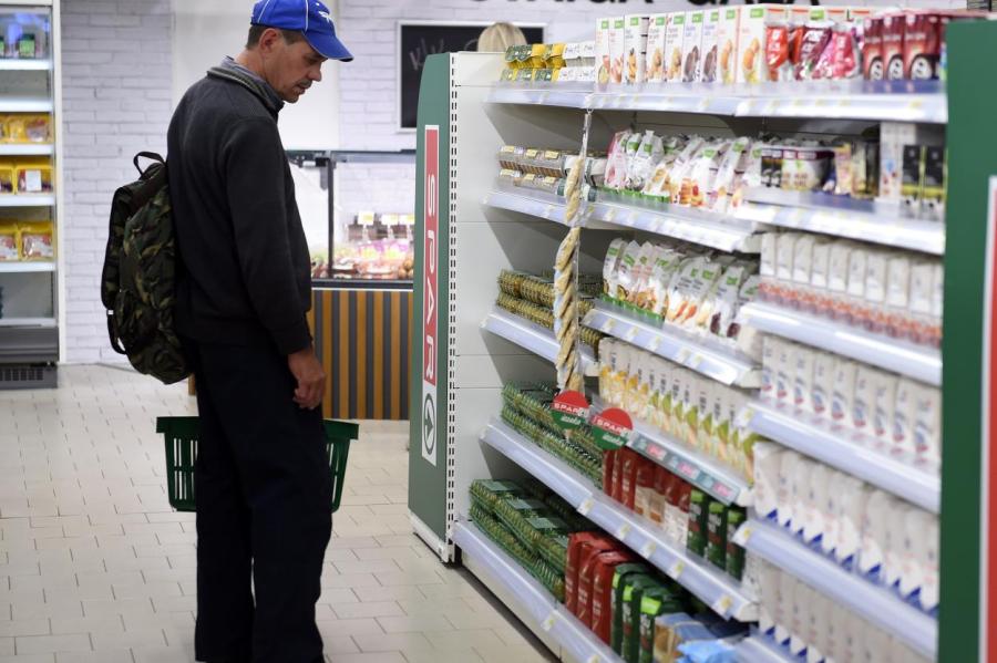 Жители рассказали, как снизить рост цен на продукты в Латвии