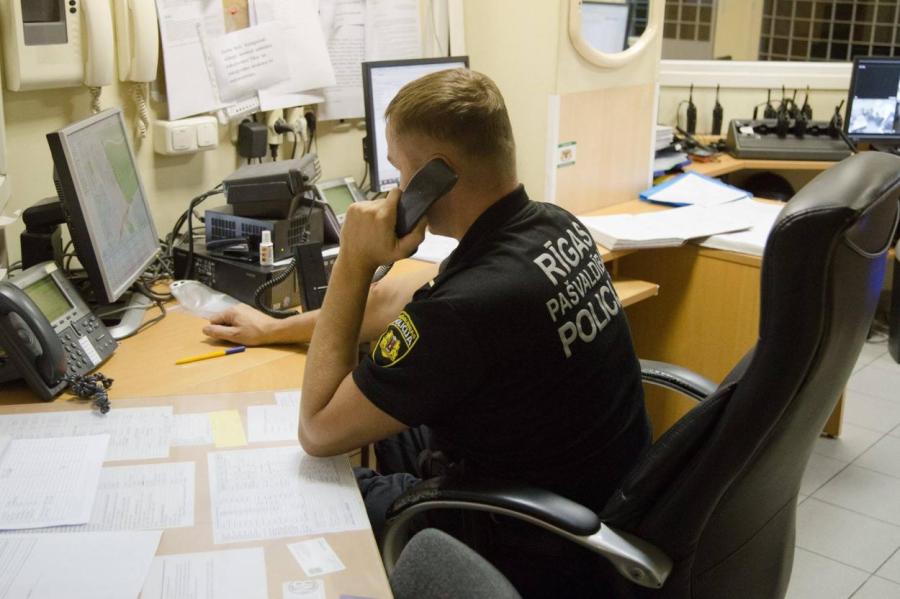 Следствие ведут знатоки: латвийским полицейским купят 850 ноутбуков