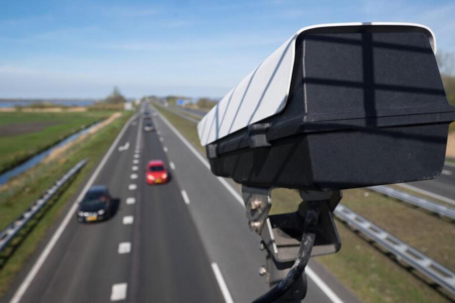 На дорогах Латвии включили ещё два радара: где притормозить?