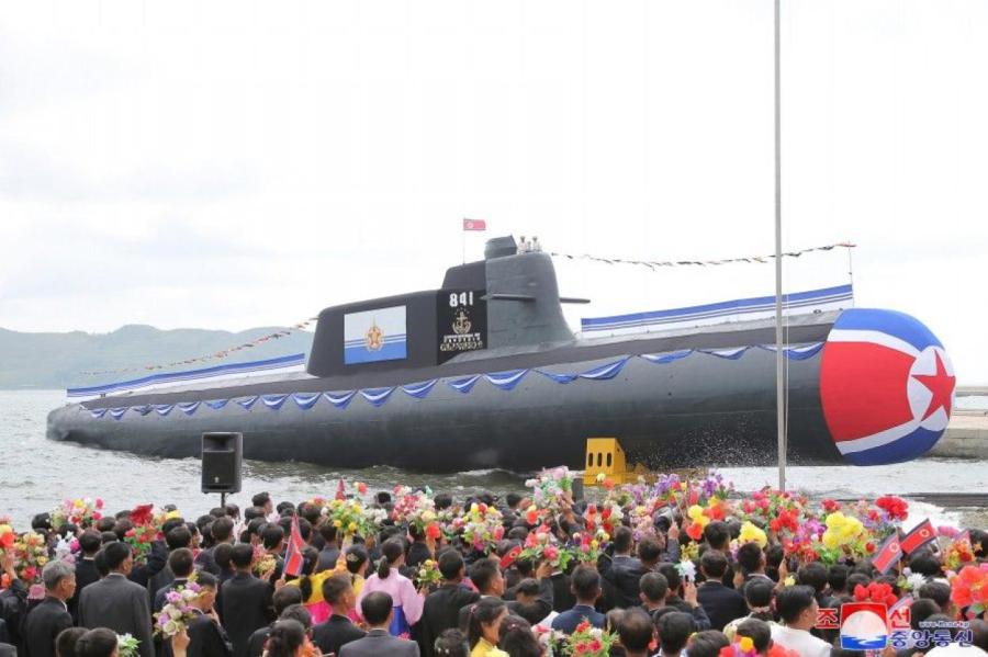 КНДР спустила на воду свою первую атомную подводную лодку (+ФОТО)