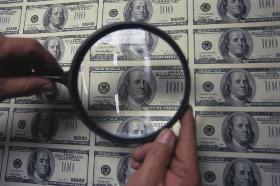 Удар по экономике США: в Риге напечатали миллионы фальшивых долларов