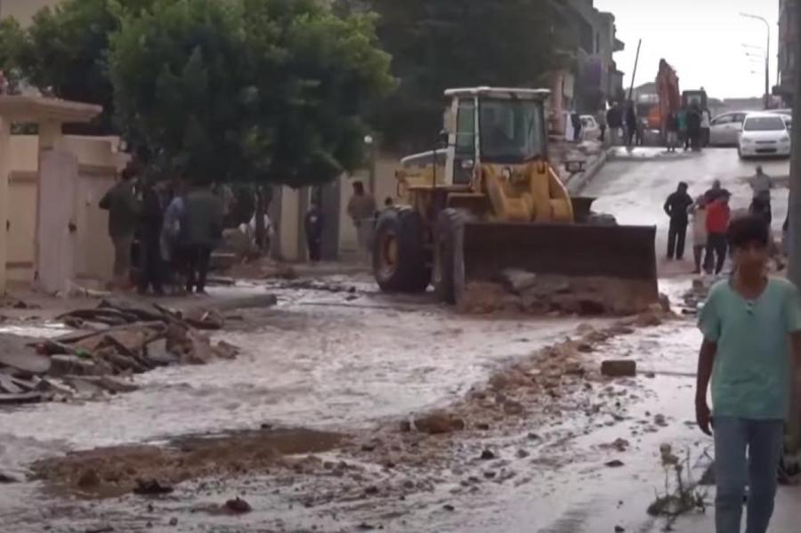 Смыло целые кварталы: в Ливии наводнение разрушило дамбы, тысячи жертв