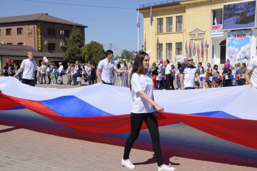 Несмотря на войну, четверть россиян хотят дружить с Украиной и ЕС