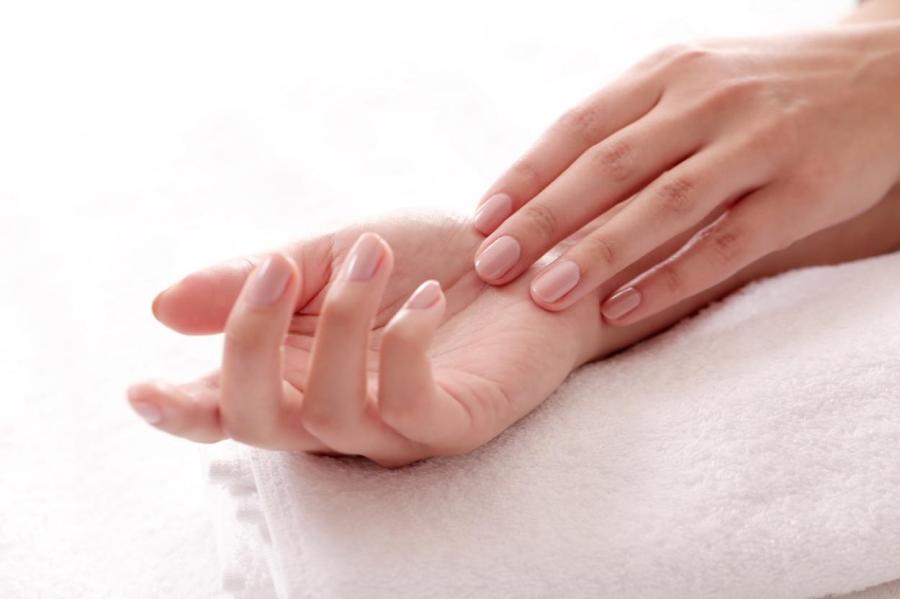Как справиться со старением кожи рук