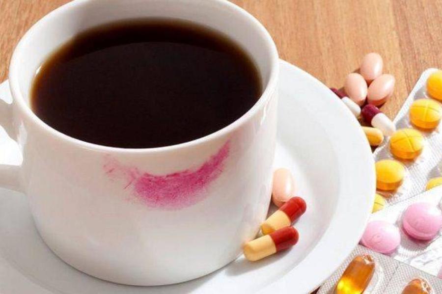 10 видов лекарств, которые нельзя смешивать с кофе