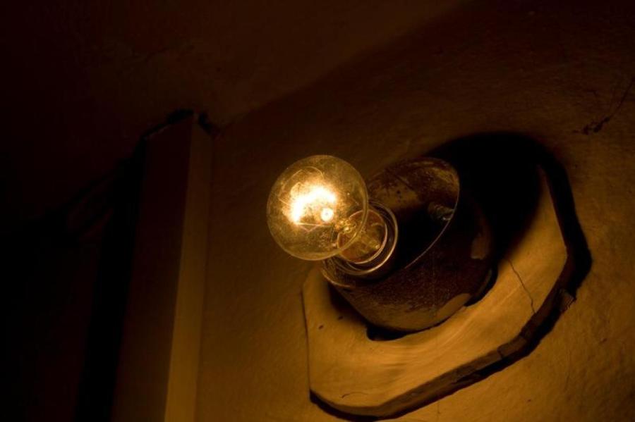 Ученье - свет! 678 432 евро потратят в Риге на замену лампочек в школах