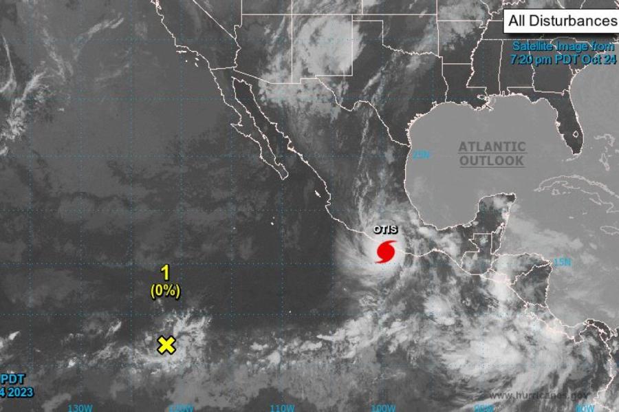 Потенциально катастрофический ураган Отис приближается к Мексике