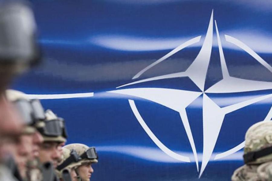 Заместитель генсека НАТО похвалил Латвию - очень хорошо справляется 