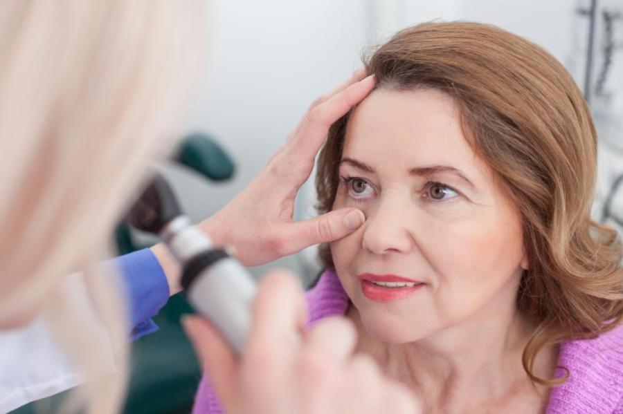 Могут ли витамины улучшить ваше зрение: отвечает врач-офтальмолог