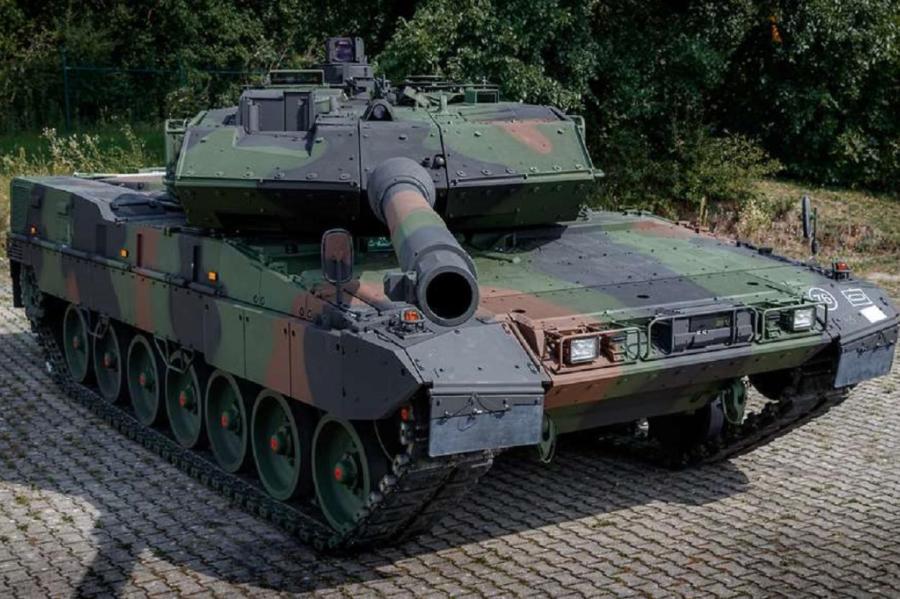 На защиту Латвии прибыли полтора десятка танков «Леопард-2» (ВИДЕО)