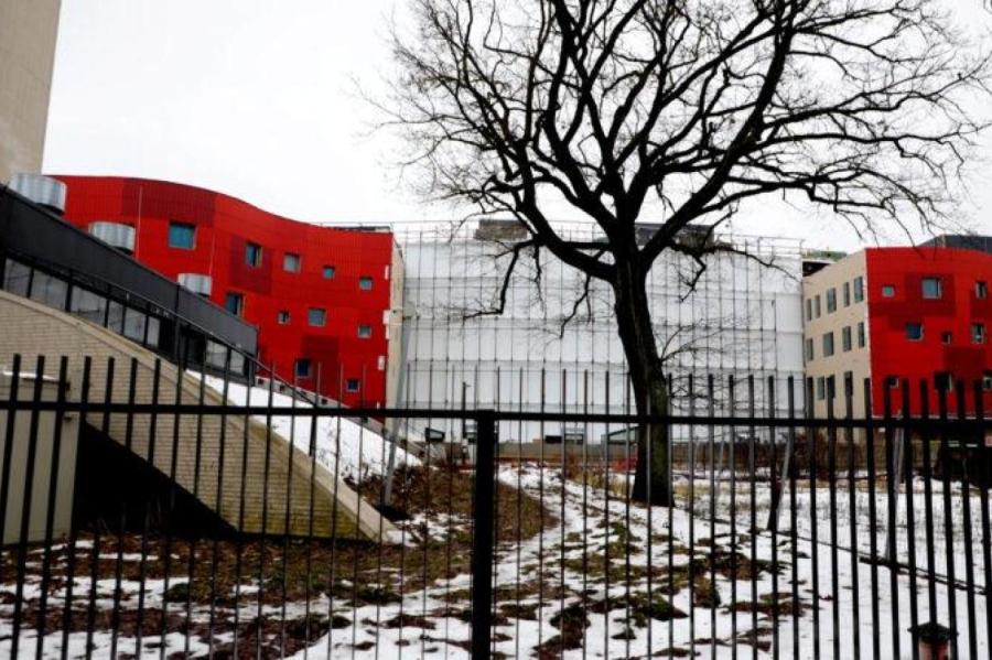 Строительство в больнице Страдиня - следы ведут к жене российского хоккеиста