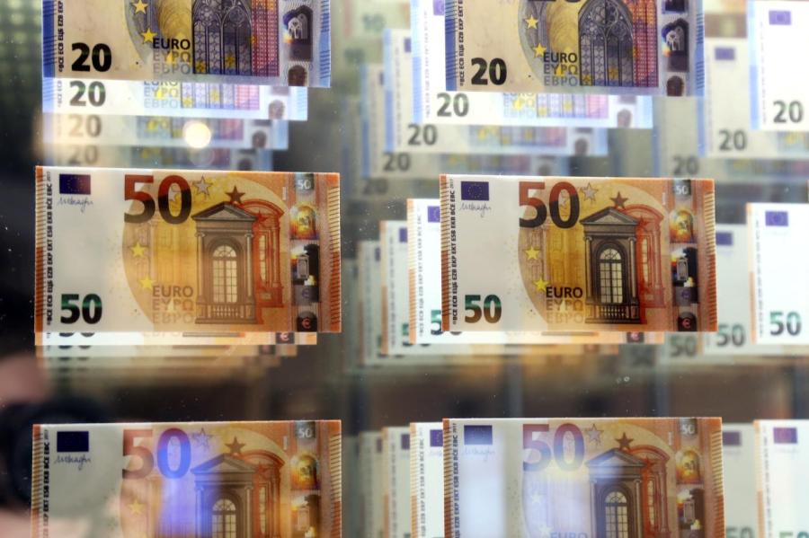 В следующем году Латвия планирует взять в долг почти три миллиарда евро