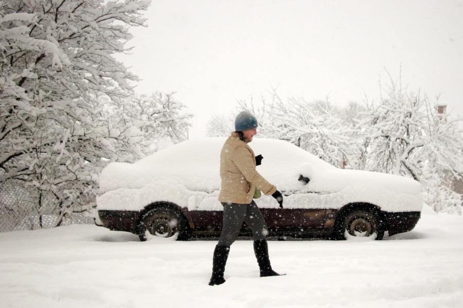 Зима пришла неожиданно: толщина снега местами достигает 13 сантиметров