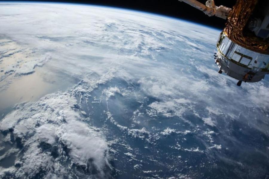 Нужны ПДД для космоса: предупреждают о растущей угрозе столкновений на орбите