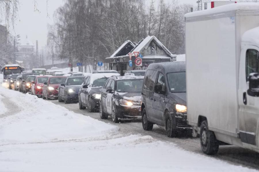 Автомобили с 1 декабря должны быть оснащены зимней резиной