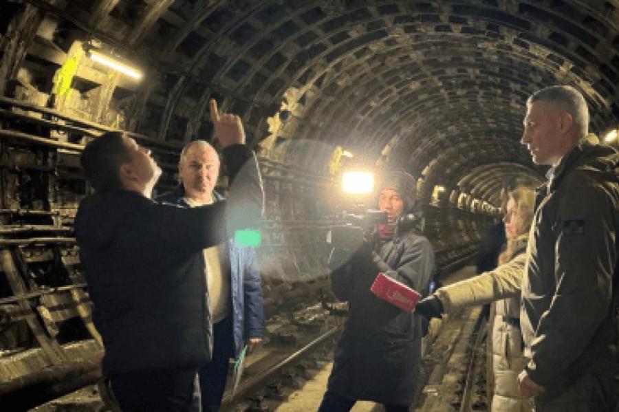 Киевский депутат о потопе в метро: «Нас ждут страшные и огромные пробки» (ВИДЕО)