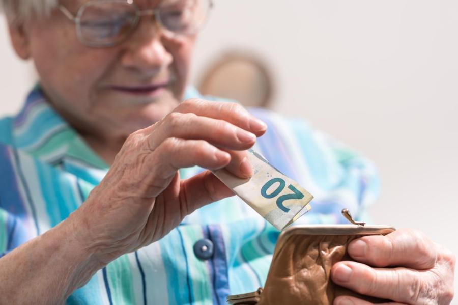Прибавки к латвийским пенсиям: кому добавили, сколько и когда выплатят