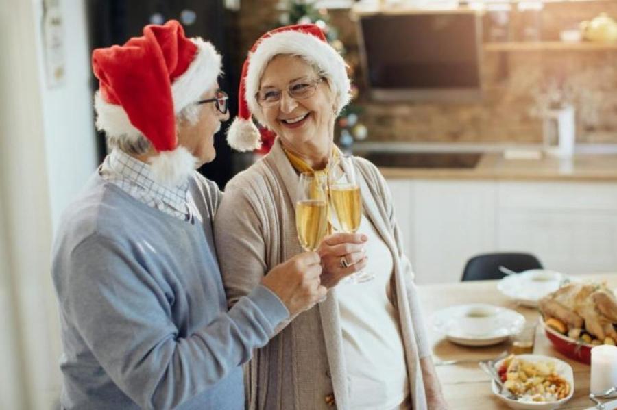 Здоровый праздник: от каких продуктов пенсионеру стоит отказаться в Новый год