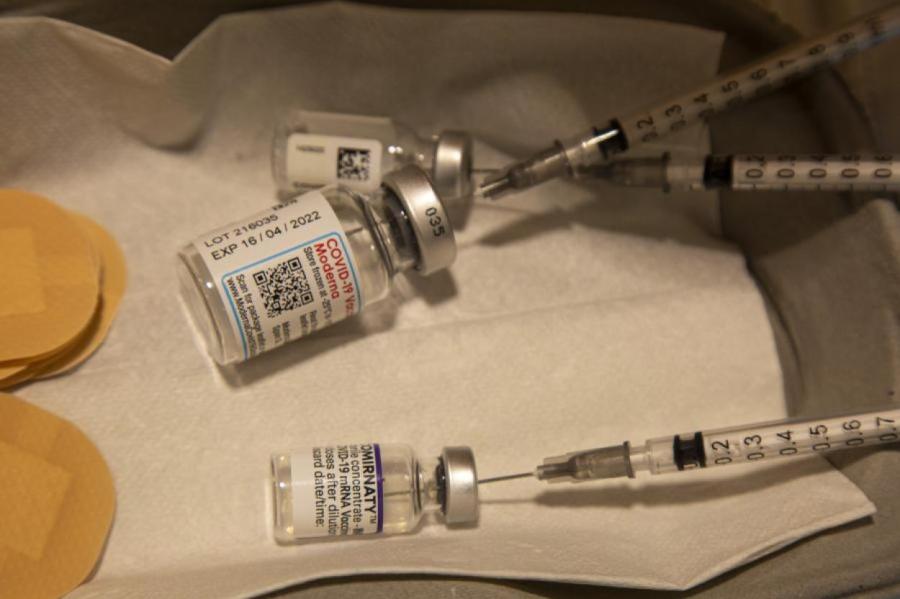 В Латвии списали 2,1 миллиона доз вакцины от Covid-19, но закупаем еще
